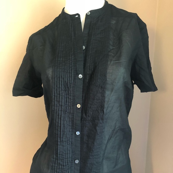Banana Republic Tops - Banana Republic semi sheer short sleeved blouse